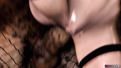 Sarah Bryant is Naked and Horny, Fighting Against the Predator Monster in an Intense Sexual Encounter [High Definition]