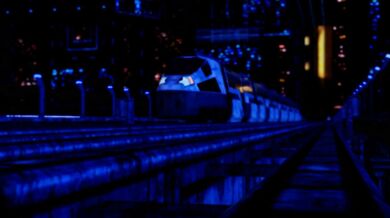 Gwen gets down and dirty with a sexy criminal!