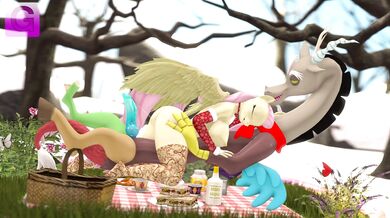 This is a hot porn video featuring Gorilla Discard X Fluttershy, where they have an unforgettable Christmas party