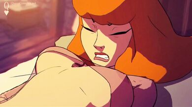 Batman vs Daphne Blake: The Queen Complex