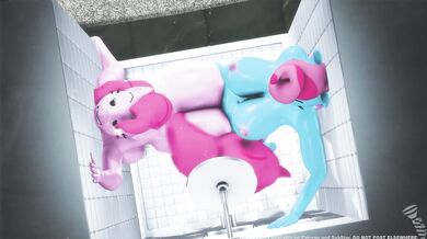 Cumming with SFM in the Shower while Eating Cake