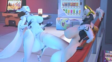 Write a new sentence that replaces the words in bold with synonyms