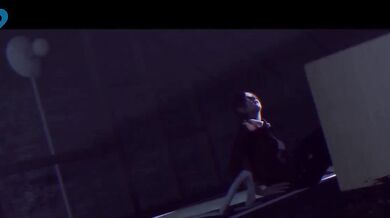 Bicep-Worshiping Babe Strips Off for Sensual Bodyweight Workout