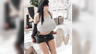 Milky Futanari Cumshots featuring Tifa Lockhart