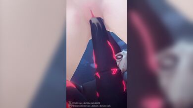 Chiori rides a mitachurs stiff pole in the middle of the woods, bouncing up and down with enthusiasm as she enjoys the rough ride