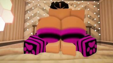 My sister and I are playing Roblox together, but she keeps doing things that make me uncomfortable!