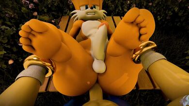 Sonic, Tails and the hot-blooded vixen have a threesome in space!