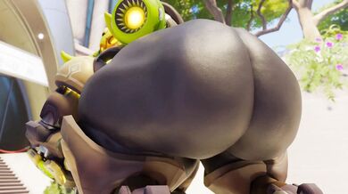 Orisas Twerking Sensation in Slow Motion