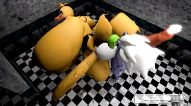 Fresh-faced Roxanne engulfs a moldy lady