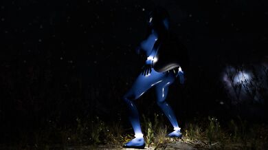 Luna gets stuck without sound during her solo show!