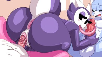 Evelyns having fun with Toto, the dog from Wizard of Oz