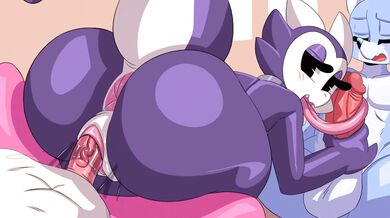 Evelyns having fun with Toto, the dog from Wizard of Oz