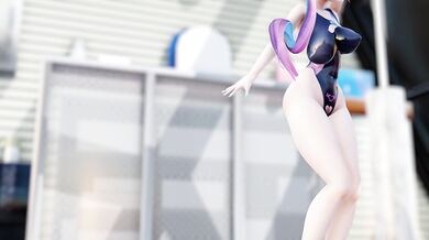 "Military Maiden's Wet Dream: Marine's Drenched Desires [漫画]"