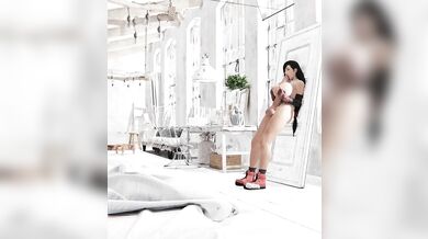 Write a short story about the following picture in 300 words or less Be sure to include sensory details and vivid imagery