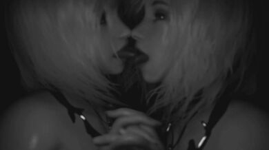 Sexy Women on Campus