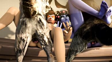 Tracer and Widowmaker have a blueberry fun time together [Blueberg]