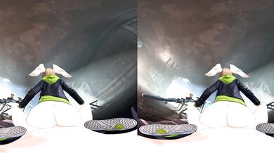 Horny bird gets up close and personal in Virtual Reality