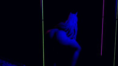 --------------------------- Ariana Grandes Sexy Lap Dance To Saxobeat