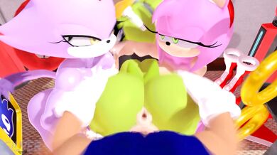 Sexuality Abounds as Sonic and Tails Bone in the Shower