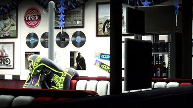 Qhala [Guyinslippers]