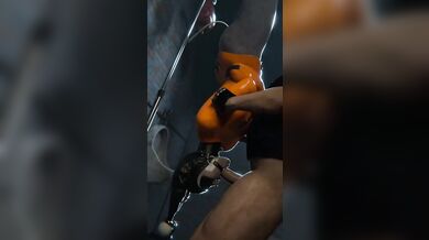 Harley Quinn gets her throat fucked by Poison Ivy at the Asylum in this hentai porn video!