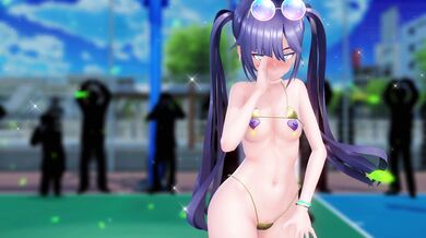 Mona Lisa in a sexy dance battle with girl group Hello Venus!