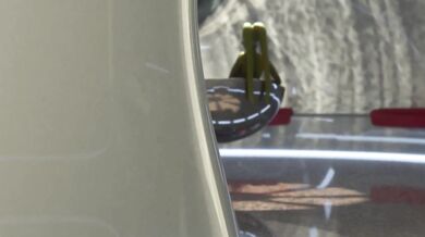 Bionic Droid Gets Assaulted By Twilek Slave Queen