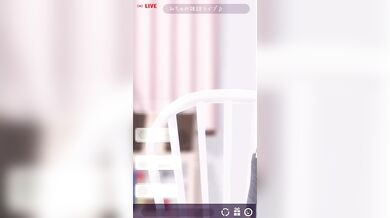 'Mitsuki's Live Streaming: Mobile Screen'