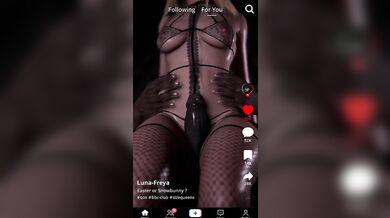 The Qos Club: Luna and Freya Take Control in the TikTok Room [MackG4]