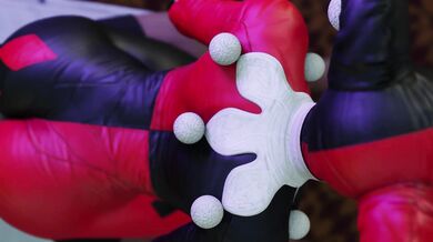 "[Kishi3D] Harley lap dance: a XXX parody of Harley Quinn's dance routine"