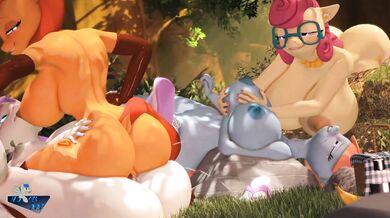 Pony Mommas and Cougars Get Down on All Fours with Hooves