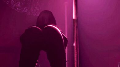 'MILF Elizabeth Shows Off Her Curves With A Sexy Striptease'