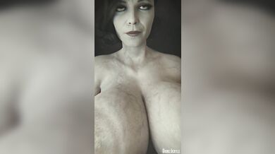 Would you like to have a sexy time with me, my dear? Let me show you how I ride cowboy style!