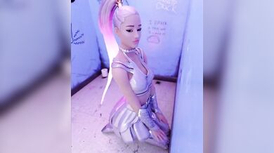 'Ariana Grande's First Anal Glory Hole Experience [Shido3D]'