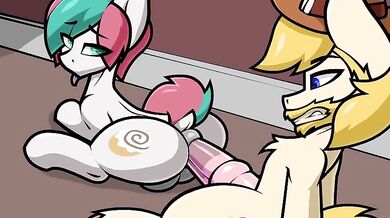 "[Tarantuloo] - Little femboy in the barn"