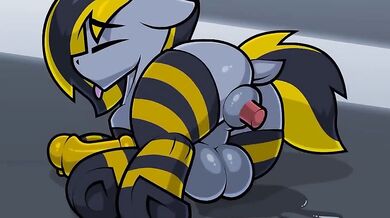 "The Tarantula and the Boi: Knotting the Bondage"