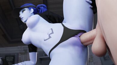 "Satisfying the Pizza Slut with White Phy3D"