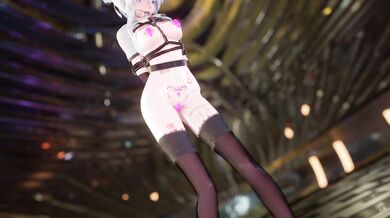 'Sexy Yao Zhen and Her 9 Frenzied Dance Partners!'