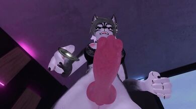 Savagely Hot Futa-Woman with a Big, Knotty Cock Takes Over the Wild