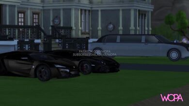 Batman surprises Catwoman with a passionate fuck after she tries to steal from him