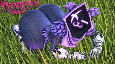 MILF Next Door: Ravens Big Booty Shakes the Neighborhood