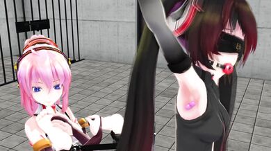 Strapped to a pole, suspended and tickled: The captured girl is the victim of an erotic game of tor*ture