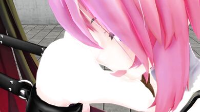 Strapped to a pole, suspended and tickled: The captured girl is the victim of an erotic game of tor*ture