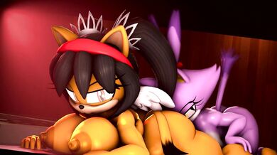 Sexy Redhead Takes A Blazing Rim Job With Honey-Laced Cream!