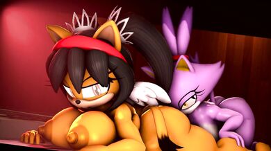 Sexy Redhead Takes A Blazing Rim Job With Honey-Laced Cream!