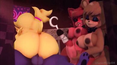 Mom and Daughter Play with Futa Bonnie and Foxy