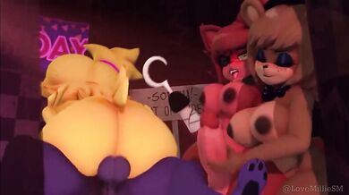 Mom and Daughter Play with Futa Bonnie and Foxy