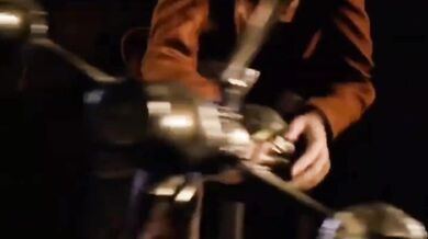 'Curvy Supermodel VS Sexy Comic Book Babe'