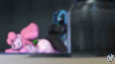 The One True Queen Pinkie [TheCraneVein] infiltrates the Royal Palace and takes her rightful place on the Throne of Erotic Fantasies!