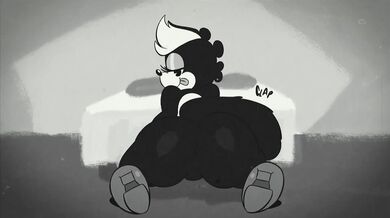 Sharon Twerks on the Dance Floor with Big Boobs (João Pêra & Lewd JP)